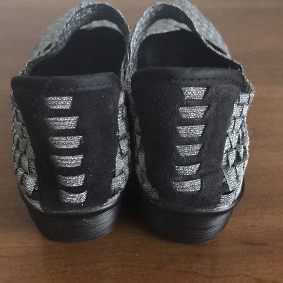 Silver & Black Wedge Slip-On : Size 8 - Picture 3 of 10
